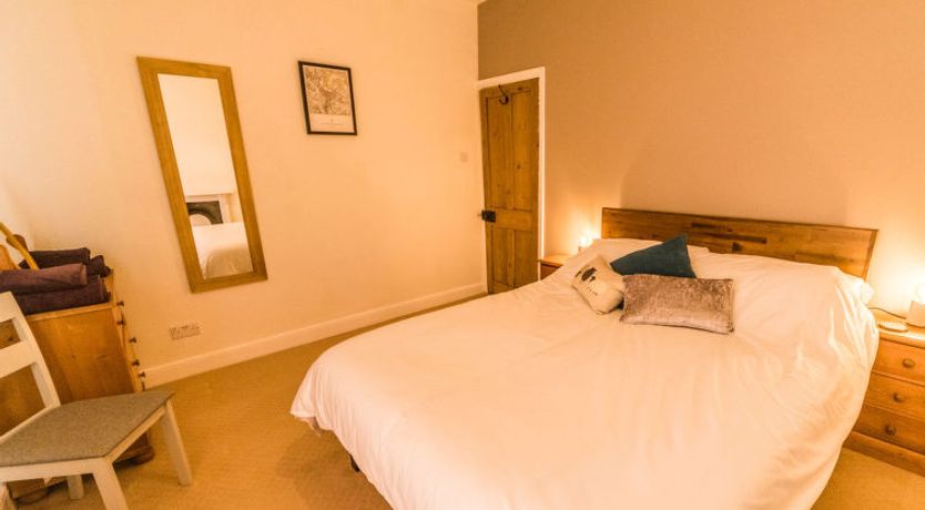 Photo of Tring-on-Tor