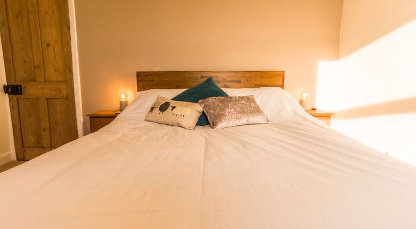 Photo of Tring-on-Tor