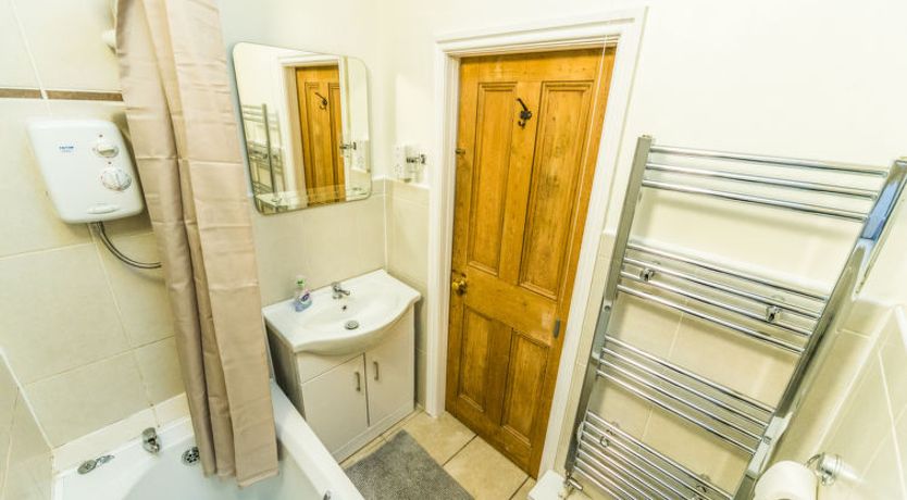 Photo of Tring-on-Tor