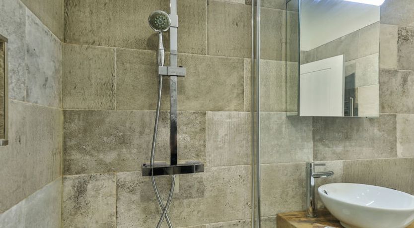 Photo of Middle Warble Stables