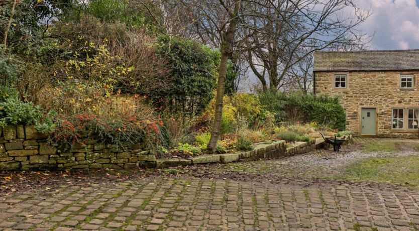 Photo of Middle Warble Stables