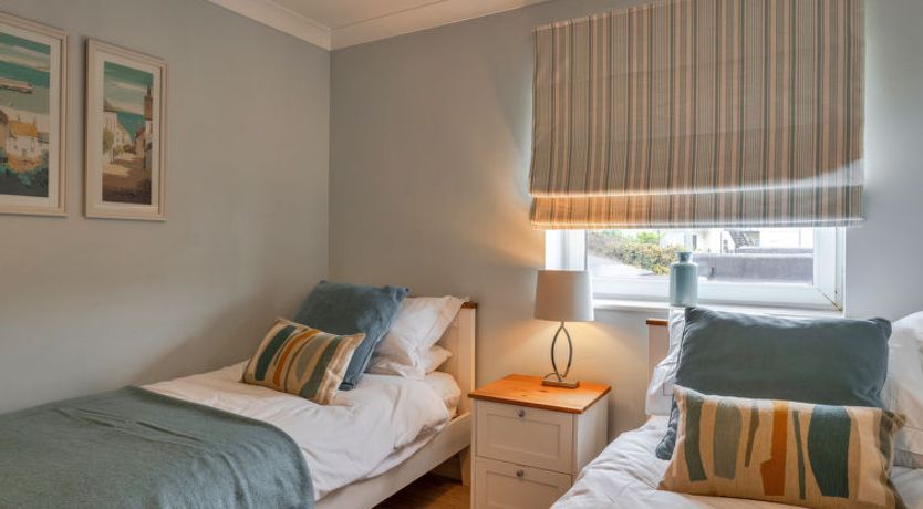 Photo of 25 The Waves