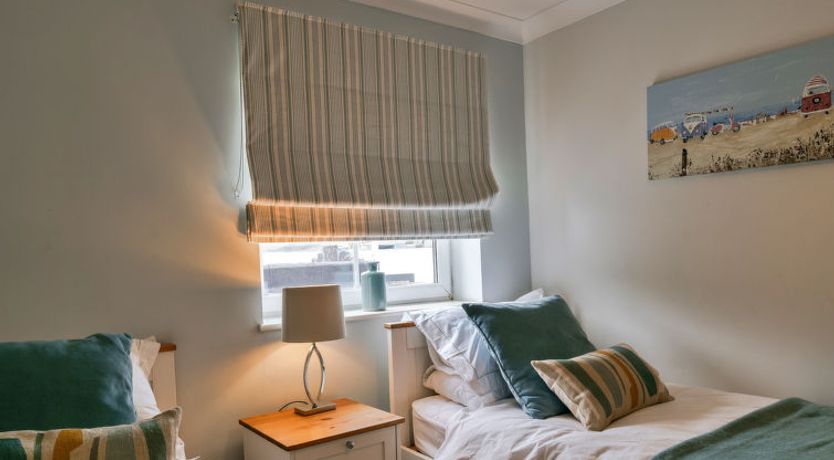 Photo of 25 The Waves