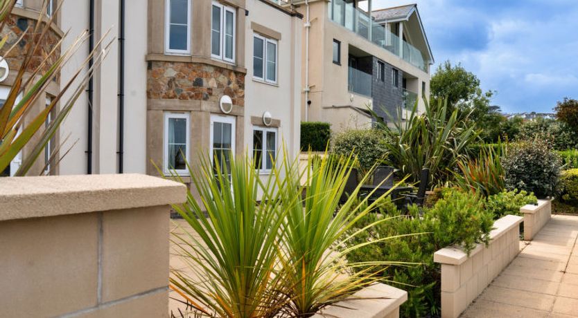 Photo of Blue Horizon