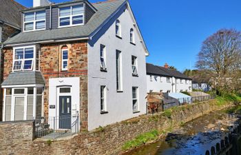 Riverview Holiday Home