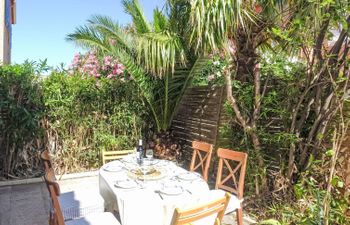Maison des Lauriers Holiday Home