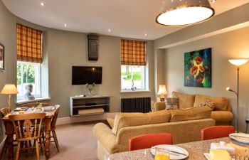 The Old Post Office Apartment 1 Holiday Home