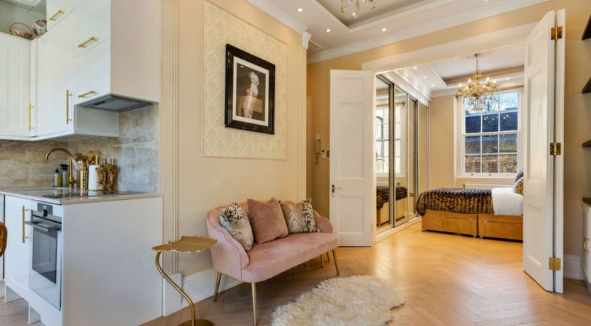 Photo of The Marylebone Marilyn