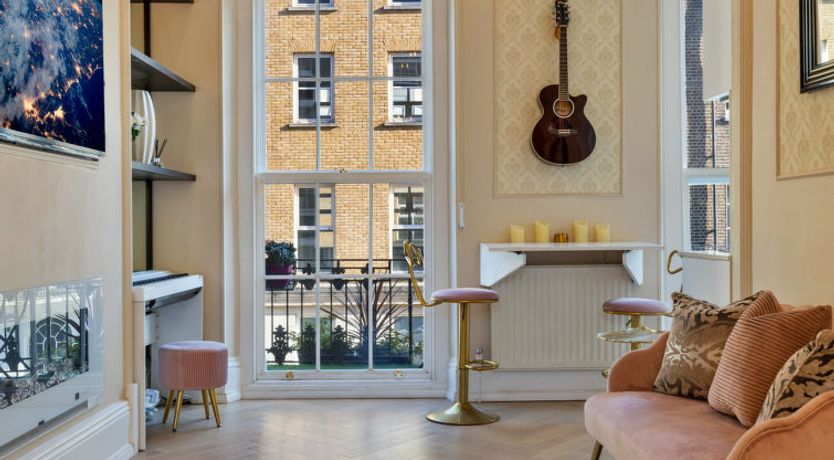 Photo of The Marylebone Marilyn