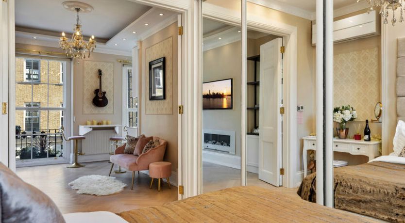 Photo of The Marylebone Marilyn