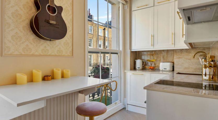 Photo of The Marylebone Marilyn