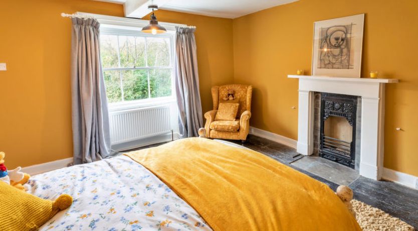 Photo of Islip Mill House - Beautiful Riverside Home