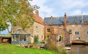 Photo of Islip Mill House - Beautiful Riverside Home