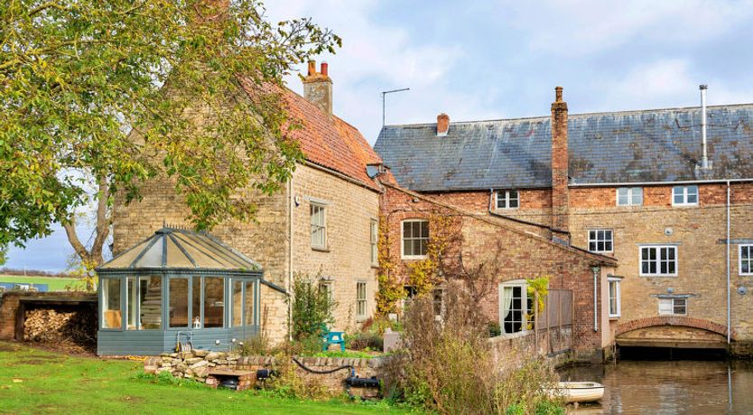 Photo of Islip Mill House - Beautiful Riverside Home