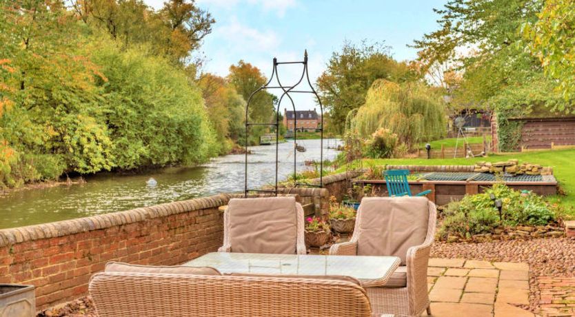 Photo of Islip Mill House - Beautiful Riverside Home
