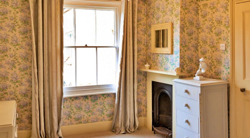 Photo of Islip Mill House - Beautiful Riverside Home