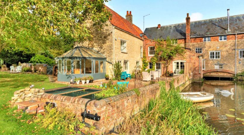 Photo of Islip Mill House - Beautiful Riverside Home