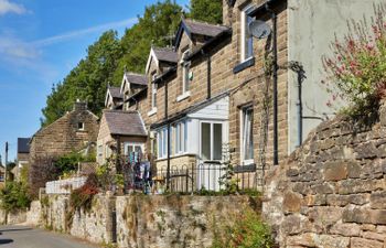Peak View Holiday Home