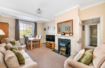 Kilburn Hall Apt Holiday Home