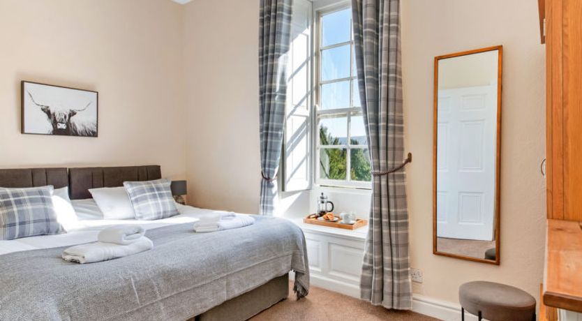 Photo of Sutton Hall Apt