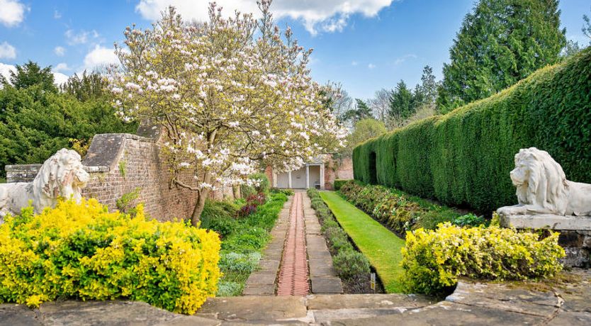 Photo of Sutton Hall Apt