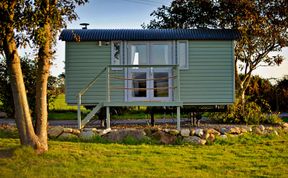 Photo of 'Susanna' Poachers Hut