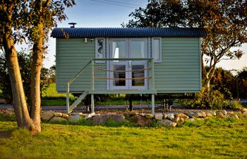'Susanna' Poachers Hut Holiday Home