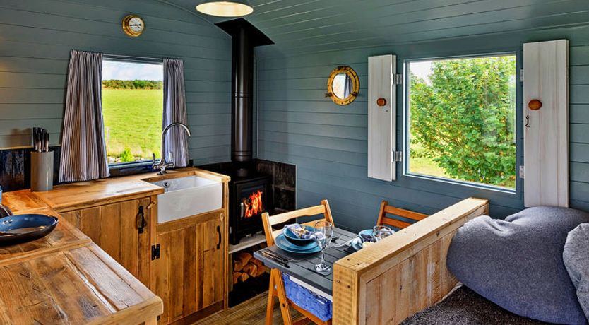 Photo of 'Susanna' Poachers Hut