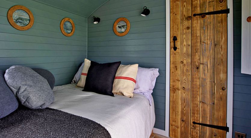 Photo of 'Susanna' Poachers Hut