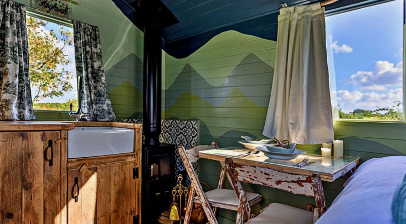 Photo of 'Angharad' Poachers Hut