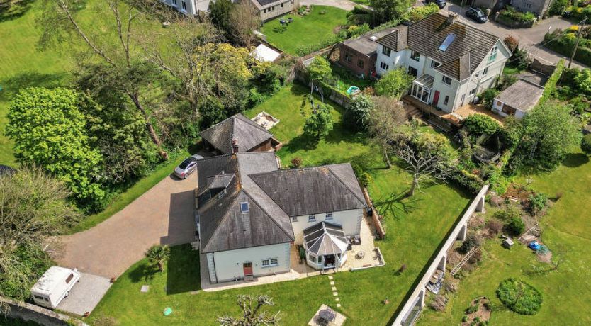 Photo of Nicely Tucked Away Cottage