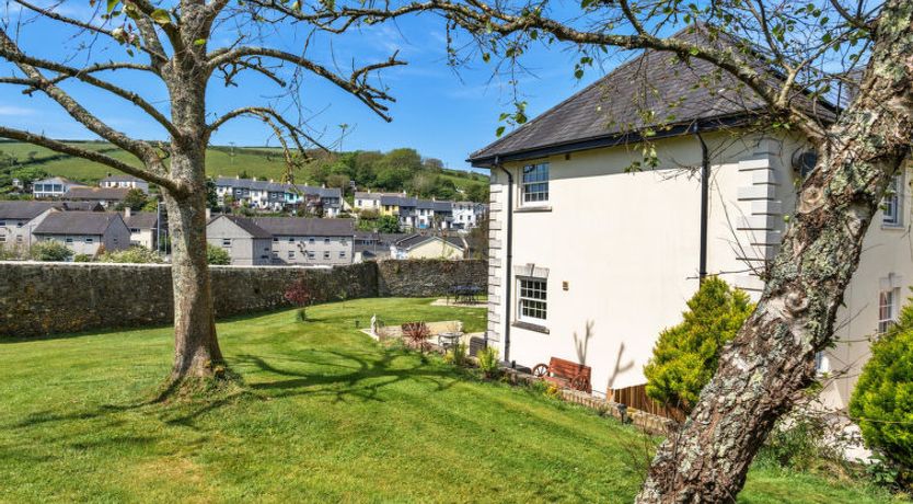 Photo of Nicely Tucked Away Cottage