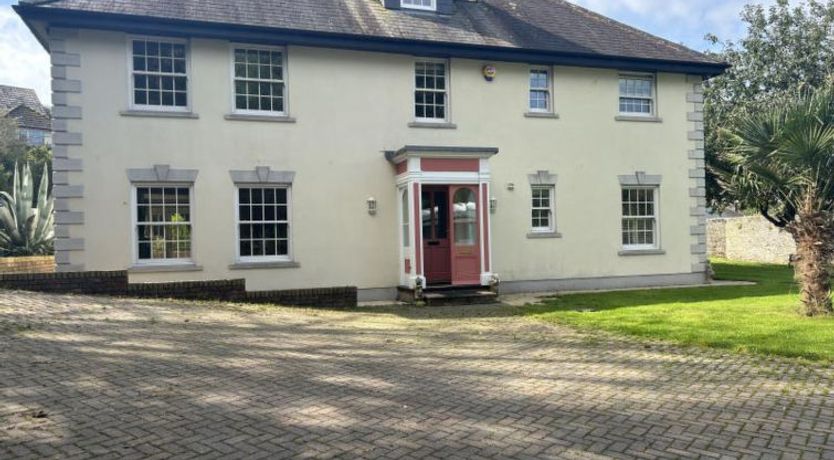 Photo of Nicely Tucked Away Cottage