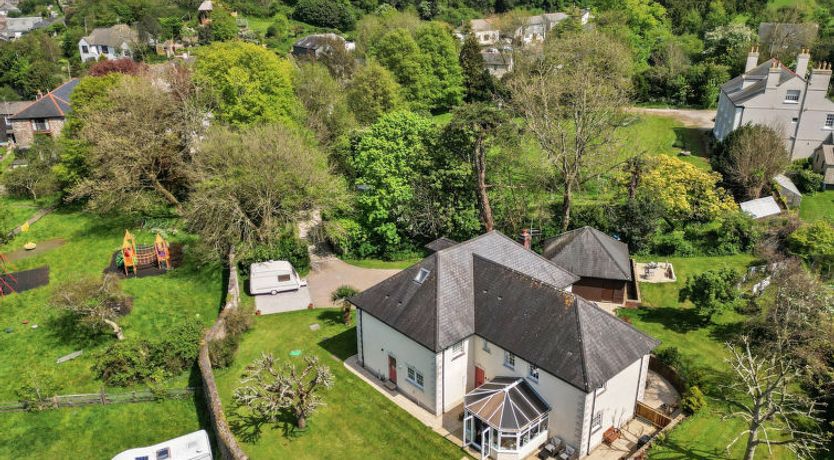 Photo of Nicely Tucked Away Cottage