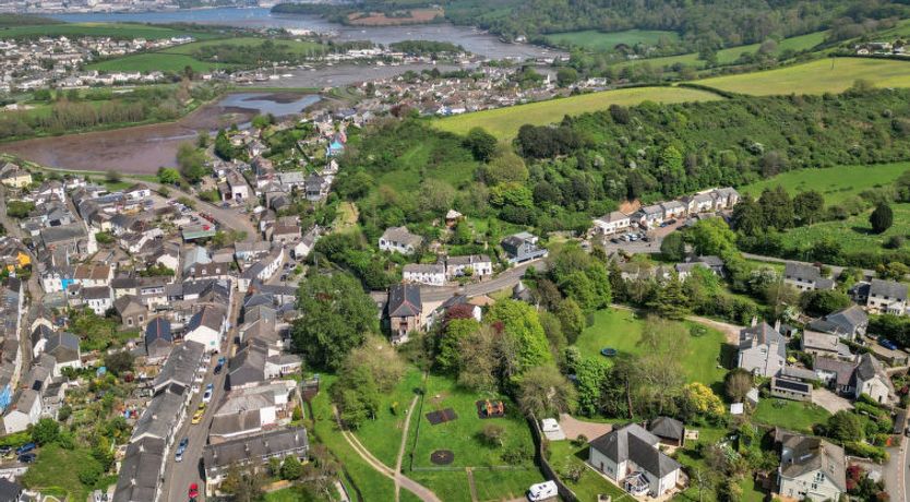 Photo of Nicely Tucked Away Cottage