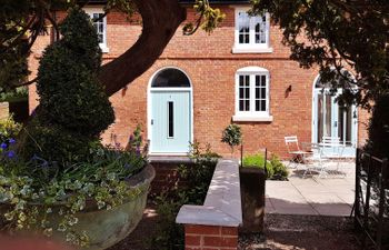 No.1 Meynell Mews Holiday Home