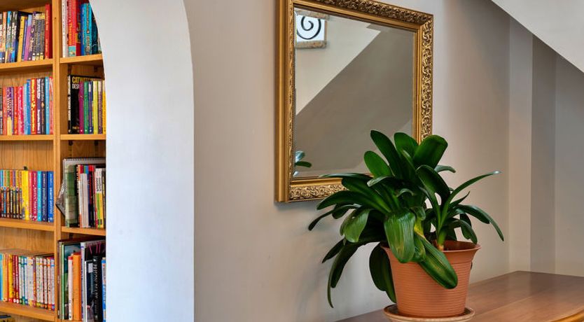 Photo of Gratton House