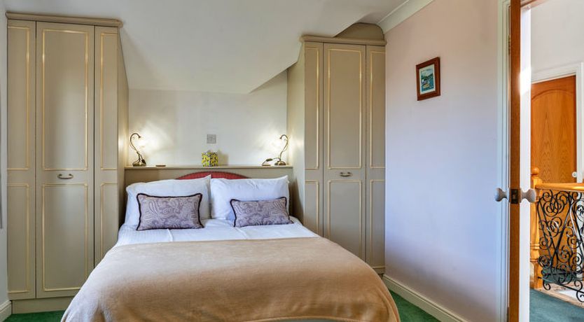 Photo of Gratton House