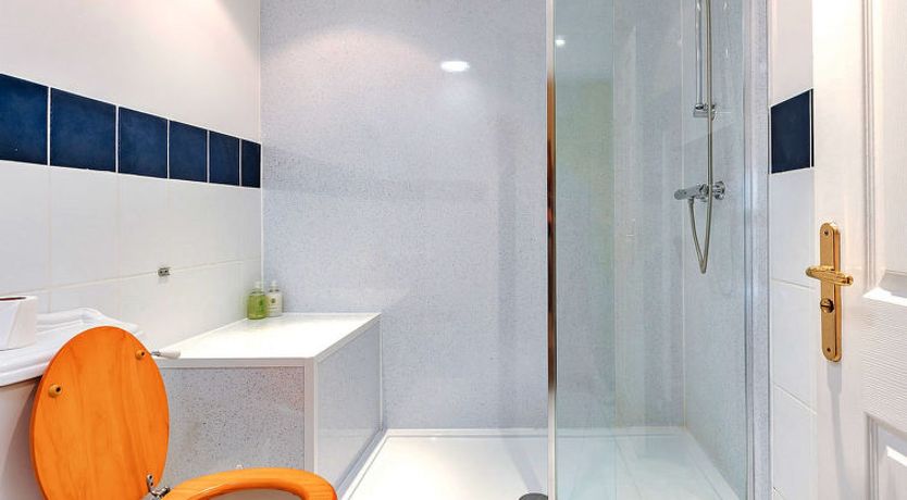 Photo of Netley Hall - Angelica