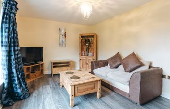 Netley Hall - Poppy Holiday Home