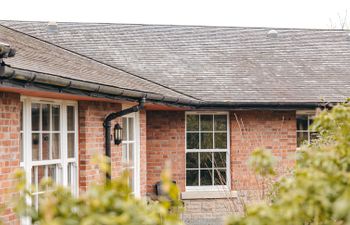 Netley Hall - Rosemary Holiday Home