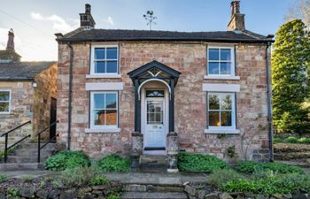 Spring Cottage Holiday Home