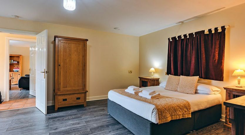 Photo of Netley Hall - Honeysuckle