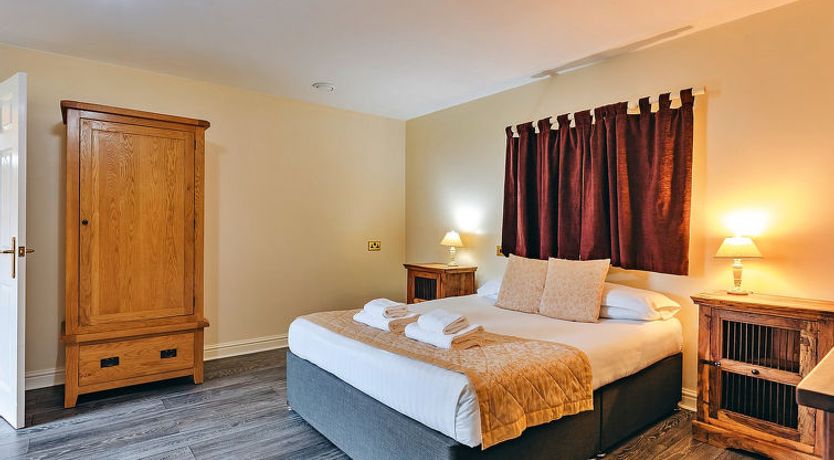 Photo of Netley Hall - Honeysuckle