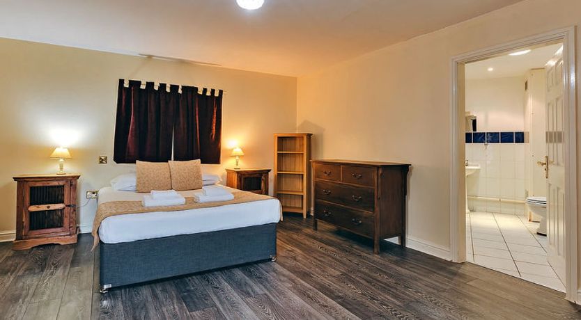 Photo of Netley Hall - Honeysuckle