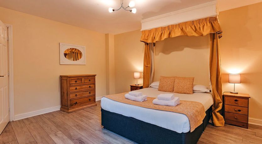 Photo of Netley Hall - Peach Tree