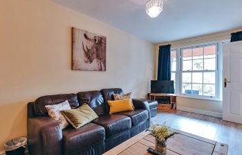 Netley Hall - Peach Tree Holiday Home