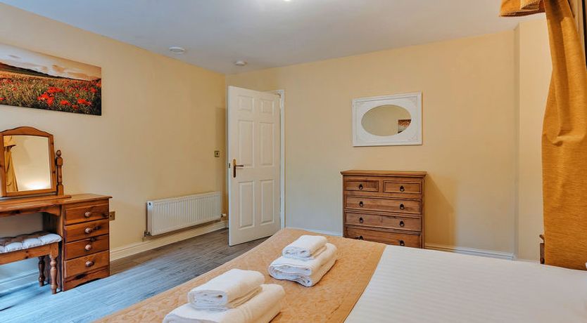 Photo of Netley Hall - Peach Tree