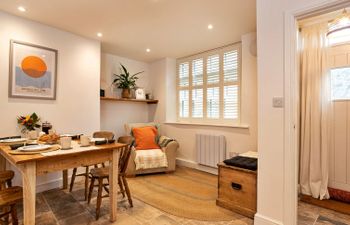 Courtyard Cottage Holiday Home