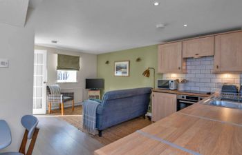 Woodman's Cottage Holiday Home
